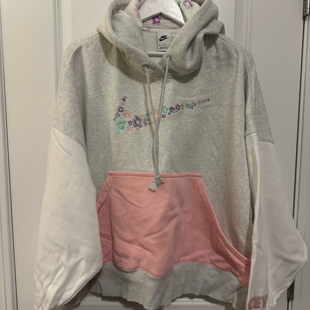 WOMENS NIKE PHOENIX FLEECE HOODIE X DOERNBECHER FREESTYLE 'MACEY’ XL - Picture 10 of 11